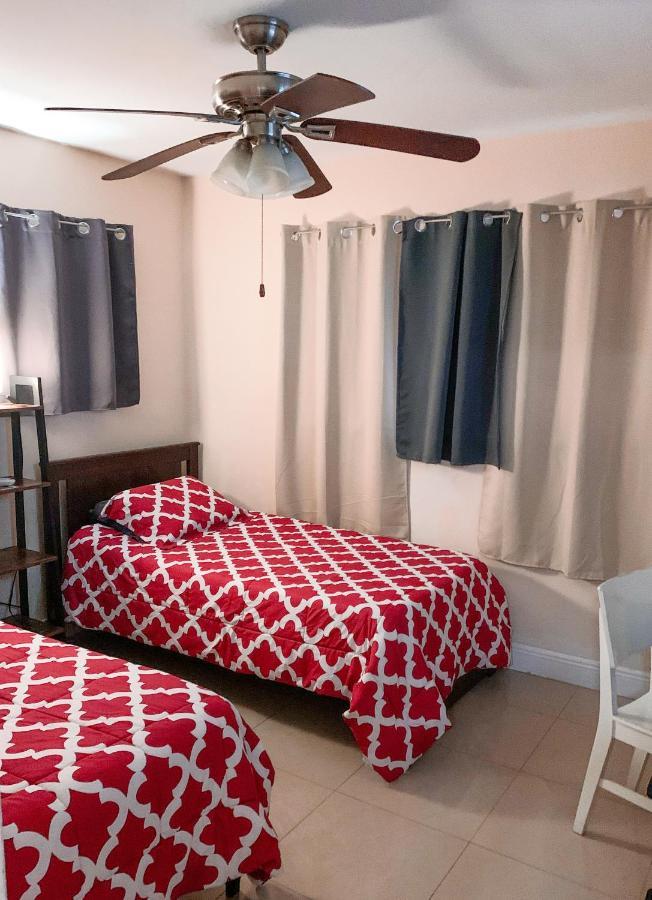 Sherry'S Place Home & Apartments Dania Beach Exterior photo